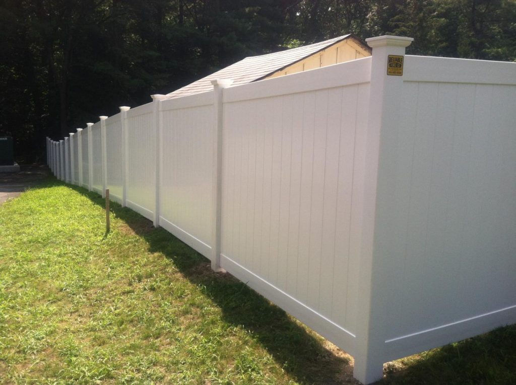 6' high white vinyl Privacy Fence - Reliable Fence